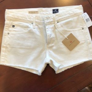 AG pixie cut-off short